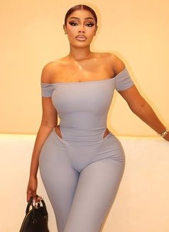 Linda - escort in Noida Photo 1 of 3