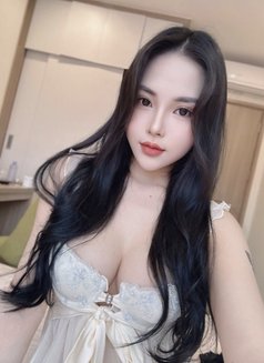 Linda - masseuse in Berlin Photo 1 of 7