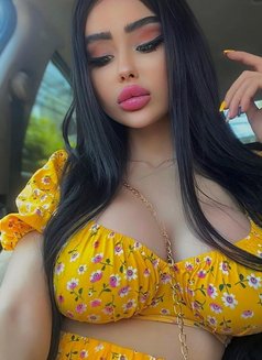 Linda - puta in Abu Dhabi Photo 2 of 4