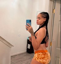 Linda - escort in Tabuk