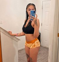 Linda - escort in Tabuk