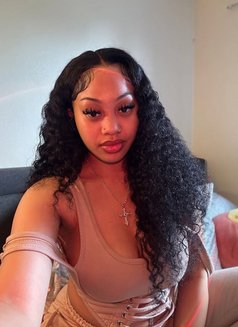 Linda - puta in Tabuk Photo 3 of 6