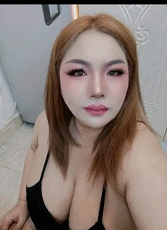 Linda - escort in Muscat Photo 3 of 3