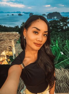 Linda - escort in Phuket Photo 4 of 16