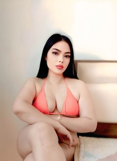 Linda - escort in Şalālah Photo 3 of 3