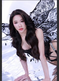 Linda - Transsexual escort in Abu Dhabi Photo 18 of 20