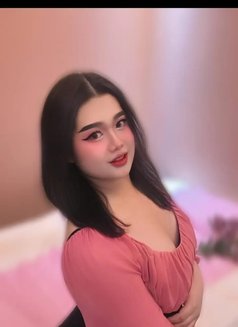 Linda - Transsexual escort in Riyadh Photo 1 of 6