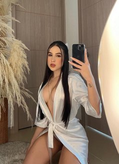 Linda - escort in Tirana Photo 1 of 5