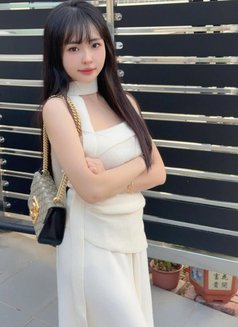 Linda Velix - puta in Jakarta Photo 3 of 5