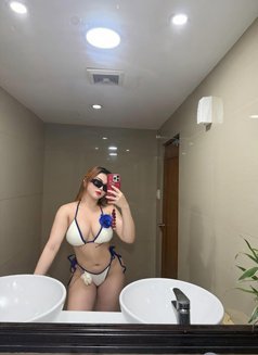 Linda - escort in Doha Photo 3 of 10