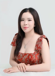 Linda - escort in Dubai Photo 2 of 4