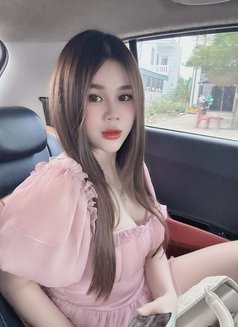 Linda - escort in Dubai Photo 3 of 15