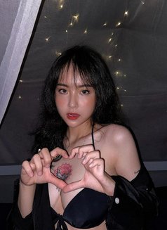 Linda - puta in Khobar Photo 2 of 4