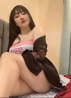 Linda - escort in Muscat Photo 2 of 5