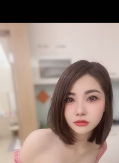 Linda - escort in Hanoi Photo 4 of 5