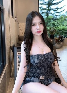 Lindabel - escort in Bali Photo 2 of 6