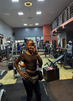 Lindagraph - puta in Lagos, Nigeria Photo 2 of 3