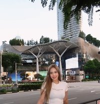 Lindsay - escort in Hong Kong