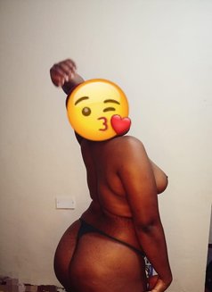 Lindsey - escort in Nairobi Photo 2 of 3