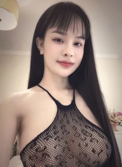 Line 23yr full service (anal) - escort in Dubai Photo 7 of 8