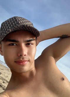 Line Billy Arrived Bali - Male escort in Bali Photo 1 of 7