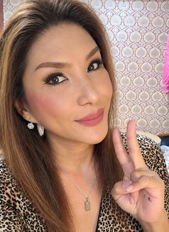 Line:lulubeyonce Shemale in Atsugi - Transsexual escort in Yokohama Photo 10 of 13