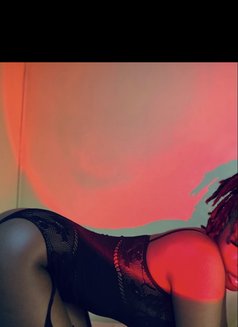 Linet - escort in Nairobi Photo 7 of 8