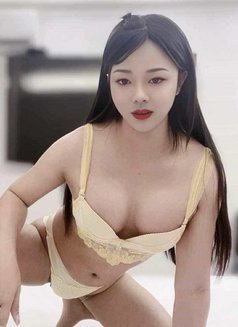 Ling Ling Ladyboy - Transsexual escort in Riyadh Photo 5 of 5