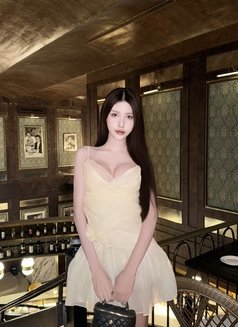 Ling Ling - Transsexual escort in Bangkok Photo 1 of 11