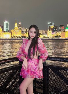 Lingling - puta in Taipei Photo 4 of 8