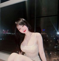 Linh - puta in Bangalore