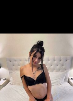 Amelia - escort in Doha Photo 2 of 4