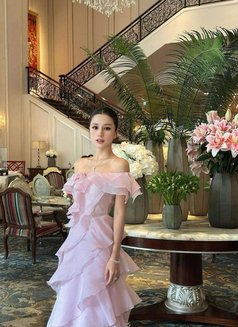 Linh Linh - escort in Hong Kong Photo 2 of 5