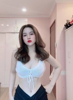 Linh - Male escort in Jeddah Photo 3 of 4