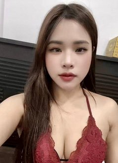 Linh - escort in Abu Dhabi Photo 1 of 5