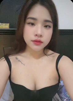 Linh - escort in Abu Dhabi Photo 2 of 3