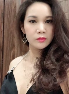 Linh Vu - escort in Hanoi Photo 6 of 11