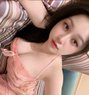 Linh Xinh - puta in Dubai Photo 7 of 9
