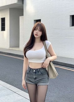 Linlin - puta in Beijing Photo 6 of 8