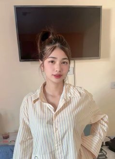 Linlin - escort in Bangkok Photo 6 of 11