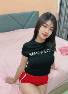 Linlin - escort in Bangkok Photo 8 of 11