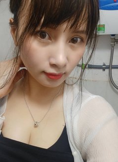 Linlin - escort in Hanoi Photo 3 of 5