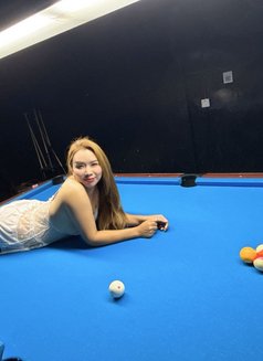 Linly - puta in Muscat Photo 5 of 8