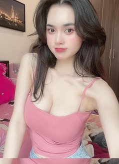 Linna - escort in Melbourne Photo 1 of 3