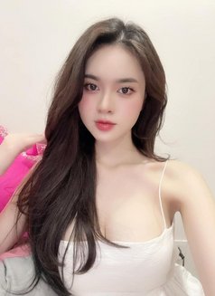 Linna - escort in Melbourne Photo 3 of 3