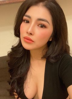 Lio - escort in Abu Dhabi Photo 1 of 4