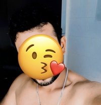 Leo - adult performer in Colombo