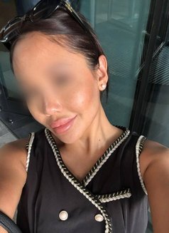 Liora - escort in Dubai Photo 3 of 9