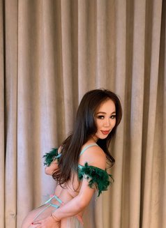 Liora - escort in Dubai Photo 6 of 8