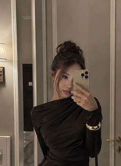 Liora - escort in Dubai Photo 7 of 8